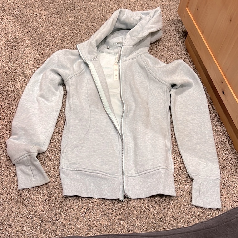 LIKE NEW LULULEMON SCUBA WITH HOOD